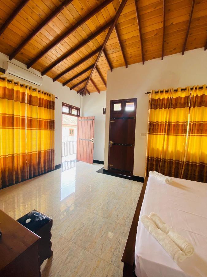 The Kingslayer Resort Негомбо Екстер'єр фото